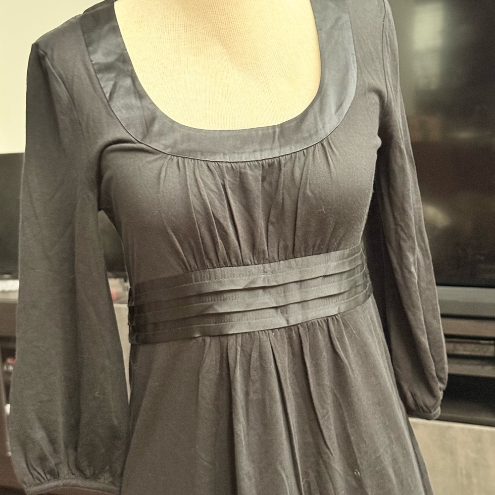 Boden Midi Dress with 3/4 Sleeves and Satiny Pleated Waistline & Neckline Sz 10